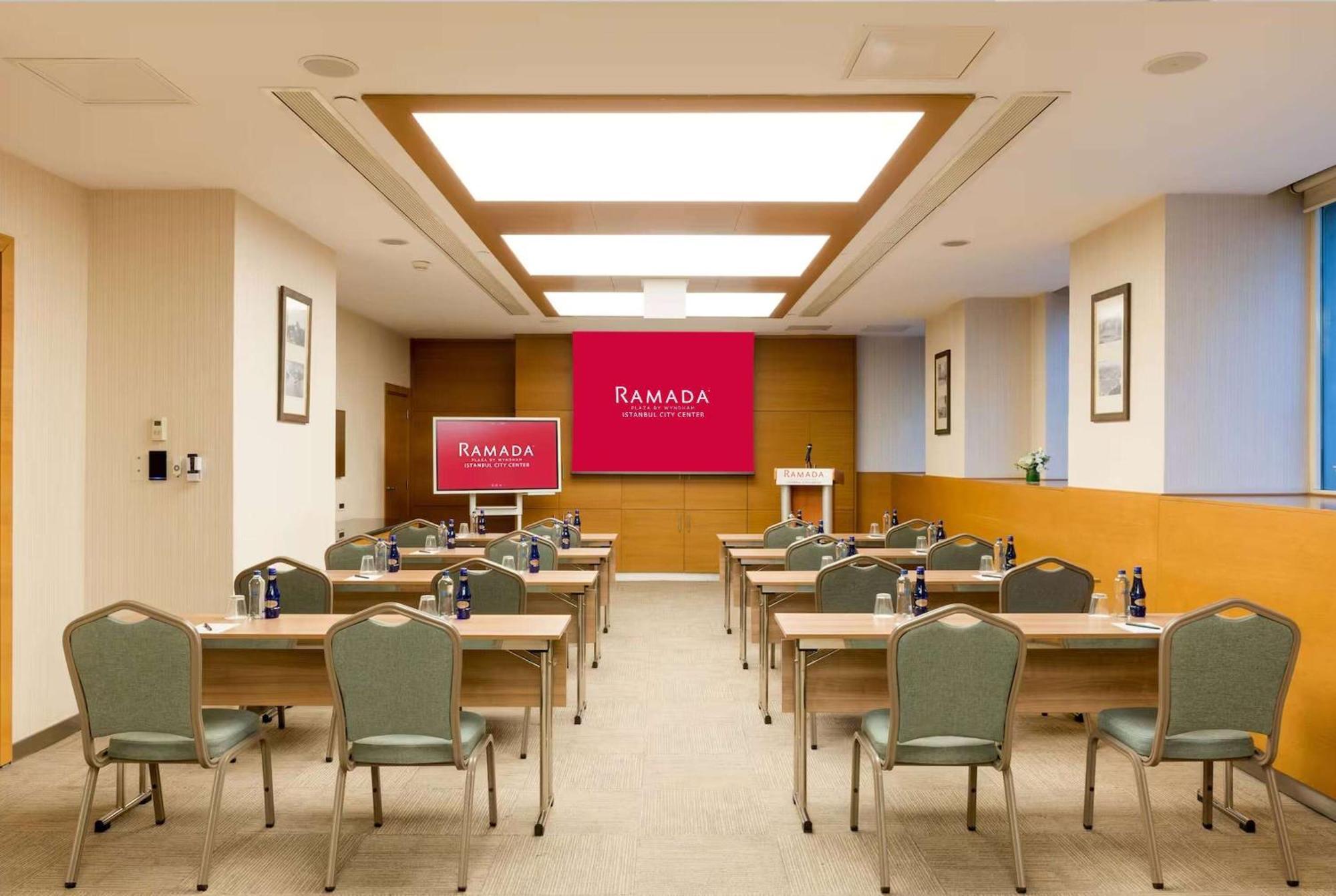 Ramada Plaza By Wyndham Center 5* İstanbul