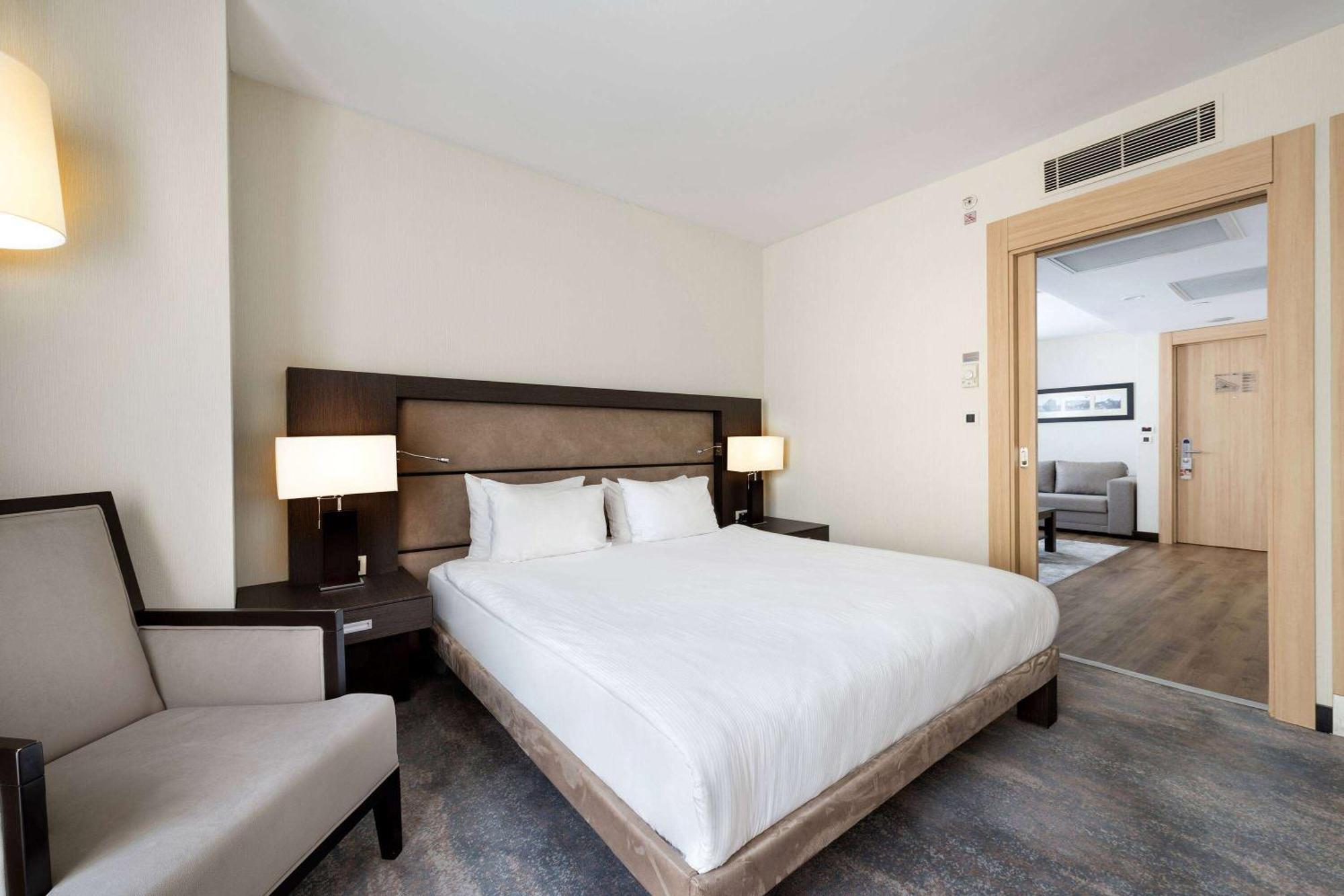 Ramada Plaza By Wyndham Center 5* İstanbul