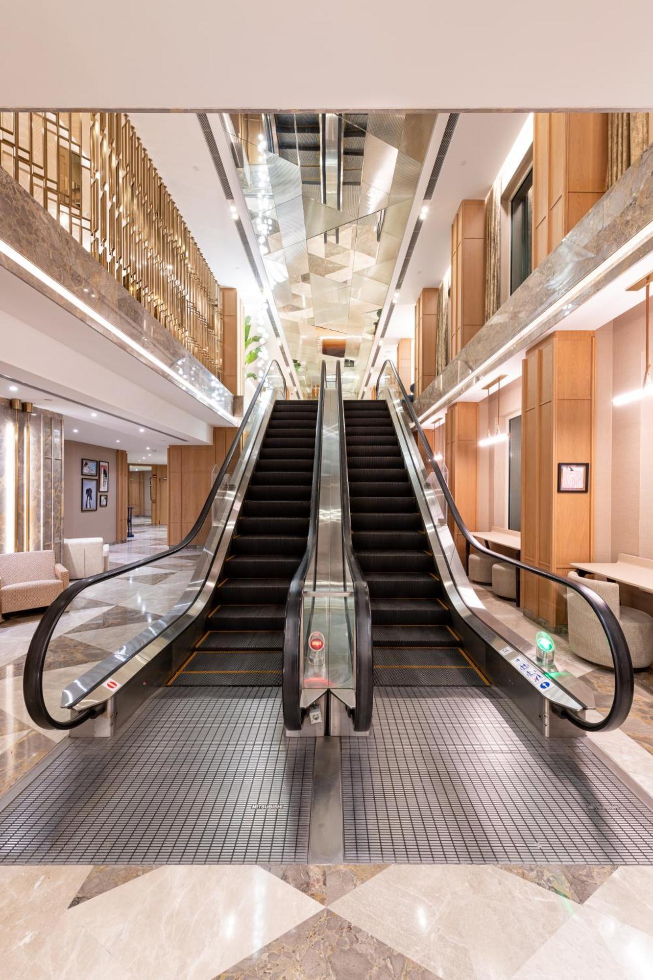 Ramada Plaza By Wyndham Center Otel 5*